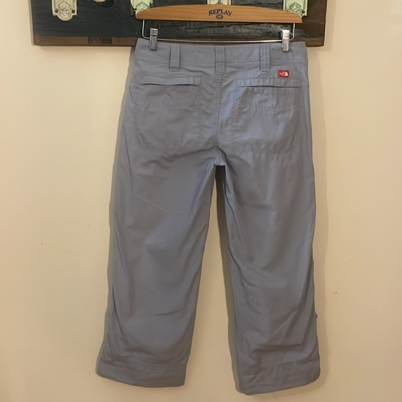 The North Face Grey Convertible Roll Capri Pants Size 6 - Picture 12 of 16